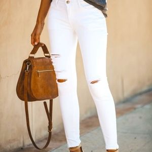 KanCan split ankle distressed white denim size 3/25